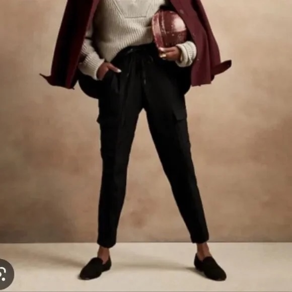 Banana Republic BR Sport Flyweight Cargo Jogger Black - Picture 1 of 9